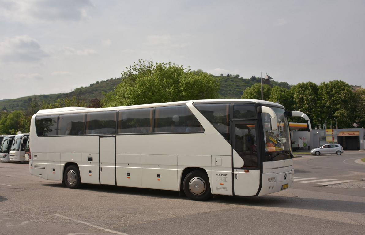 Mercedes Tourismo von   Blue Angels  Reisen aus Ungarn im Mai 2018 in Krems.