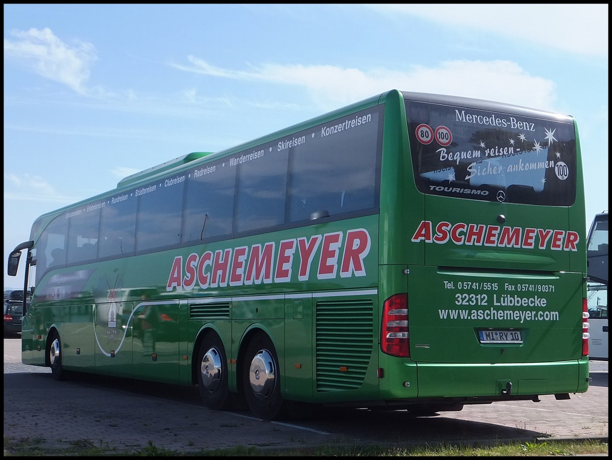 Mercedes Tourismo von Aschemeyer aus Deutschland im Stadthafen Sassnitz.