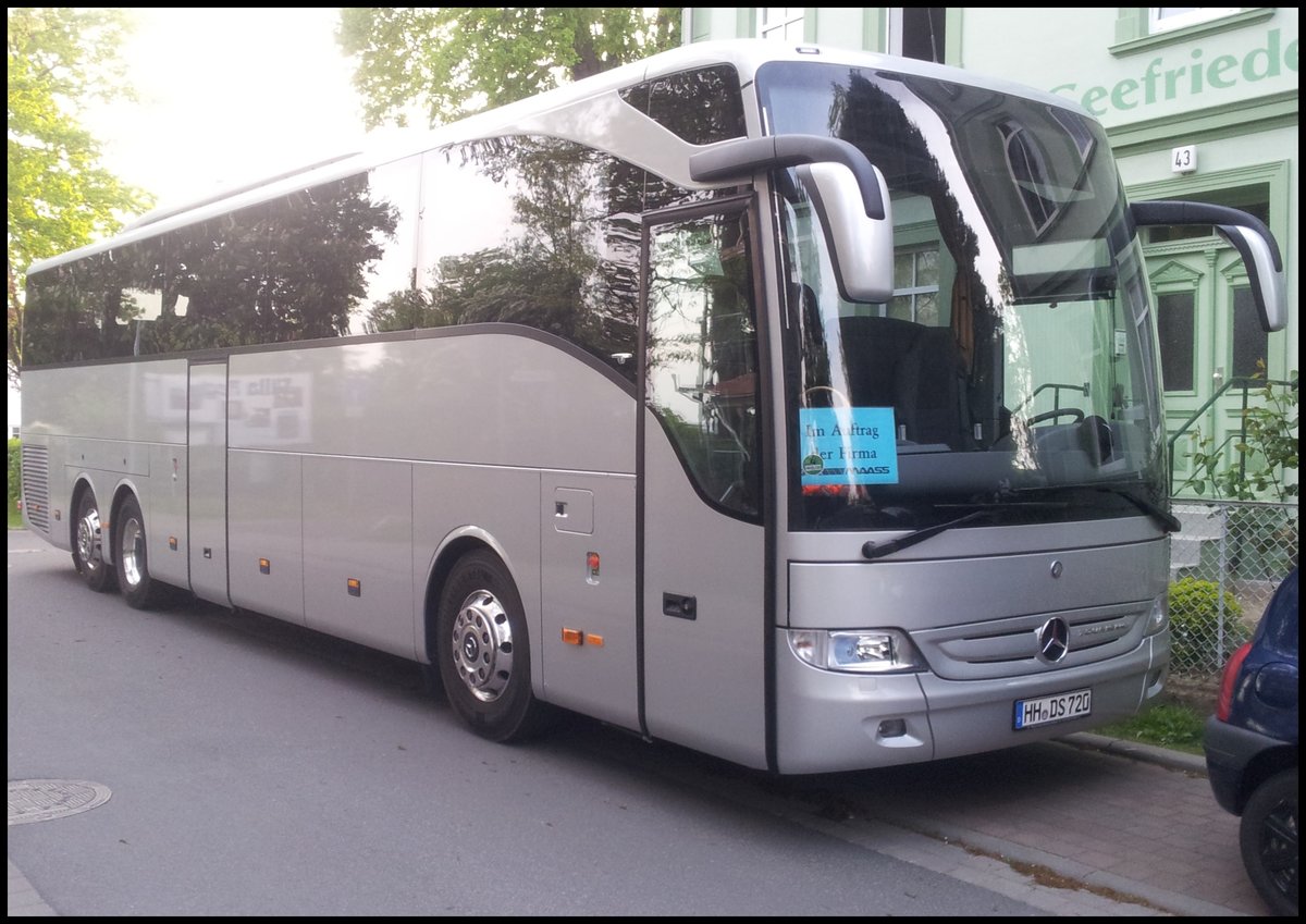 Mercedes Tourismo im Auftrag von Maass aus Deutschland in Sassnitz.