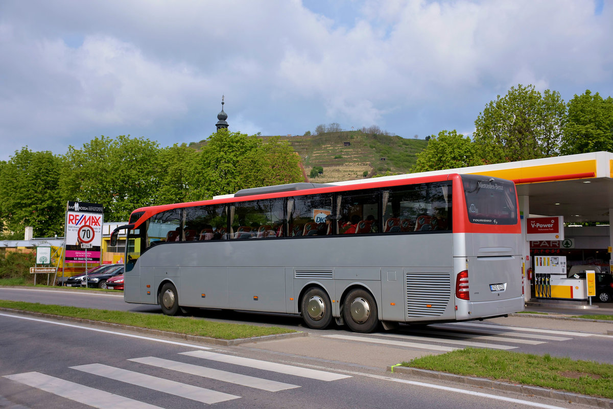 Mercedes Tourismo aus Ungarn in Krems.