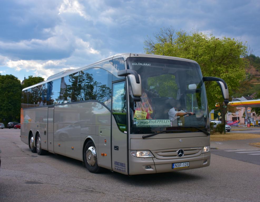 Mercedes Tourismo von Autobusz Rendeles aus Ungarn 2017 in Krems.