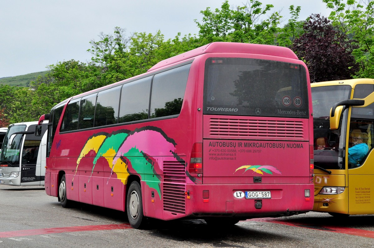 Mercedes Tourismo von Autotransa aus Litauen am 22.5.2015 in Krems.