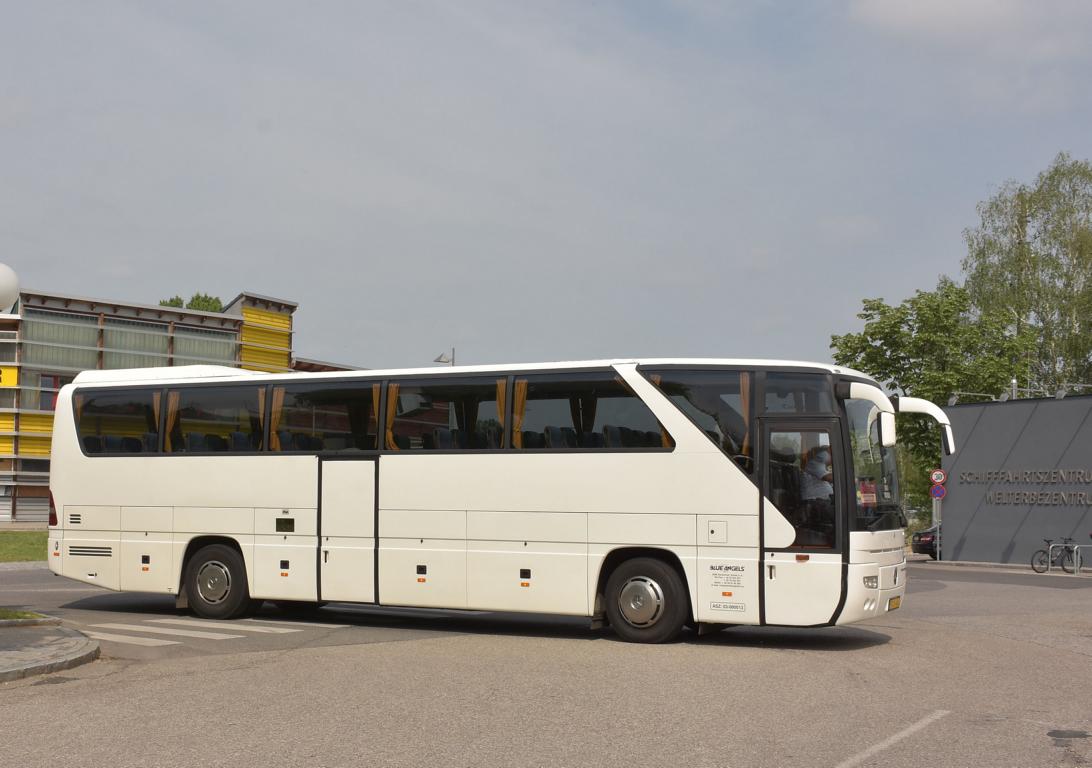 Mercedes Tourismo von  Blue Angels  Reisen aus Ungarn 05/2018 in Krems.