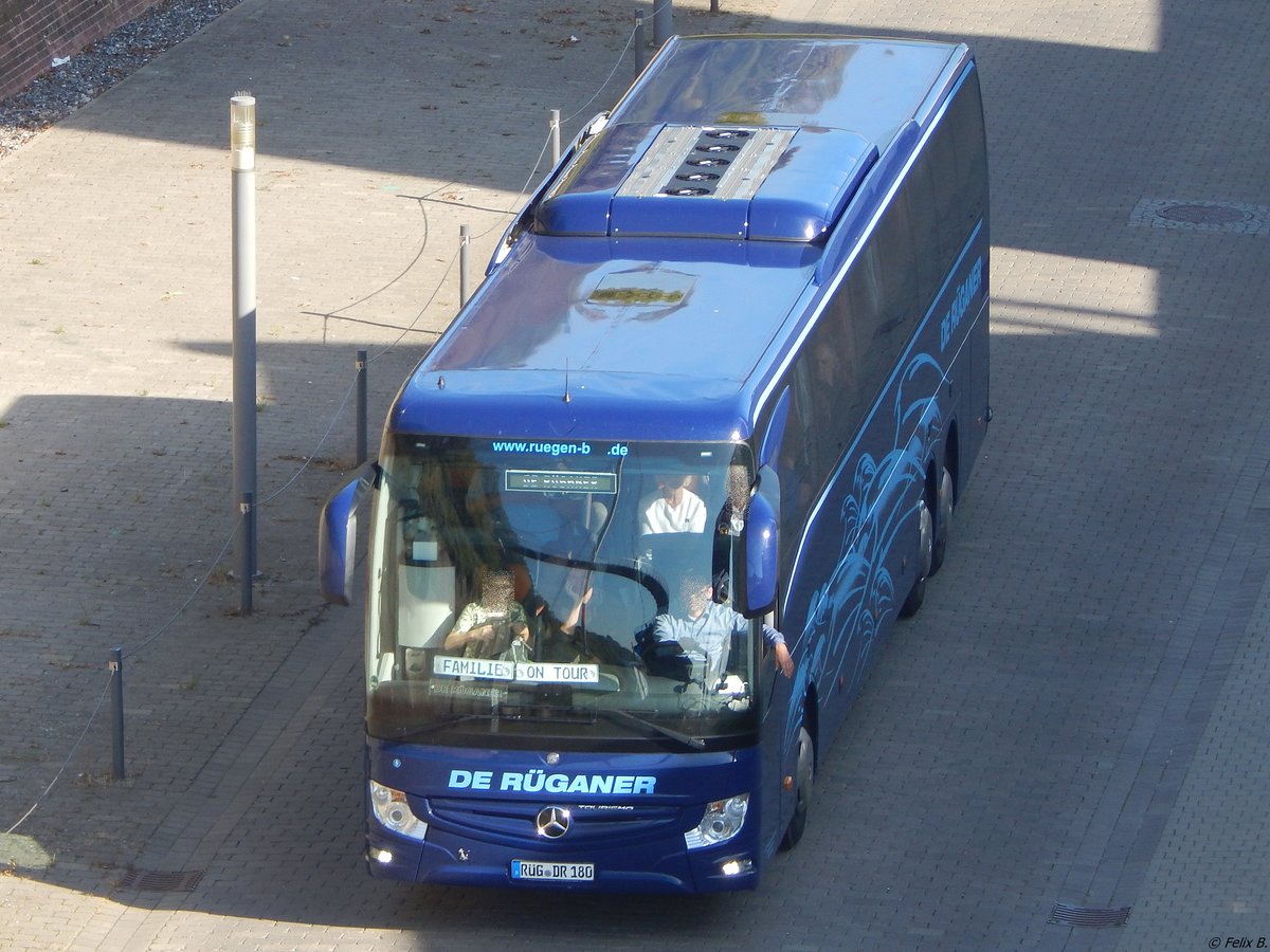 Mercedes Tourismo von De Rüganer aus Deutschland im Stadthafen Sassnitz.