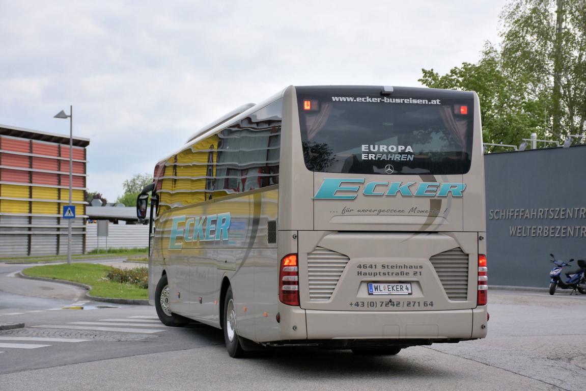 Mercedes Tourismo von ECKER Reisen aus sterreich in Krems.