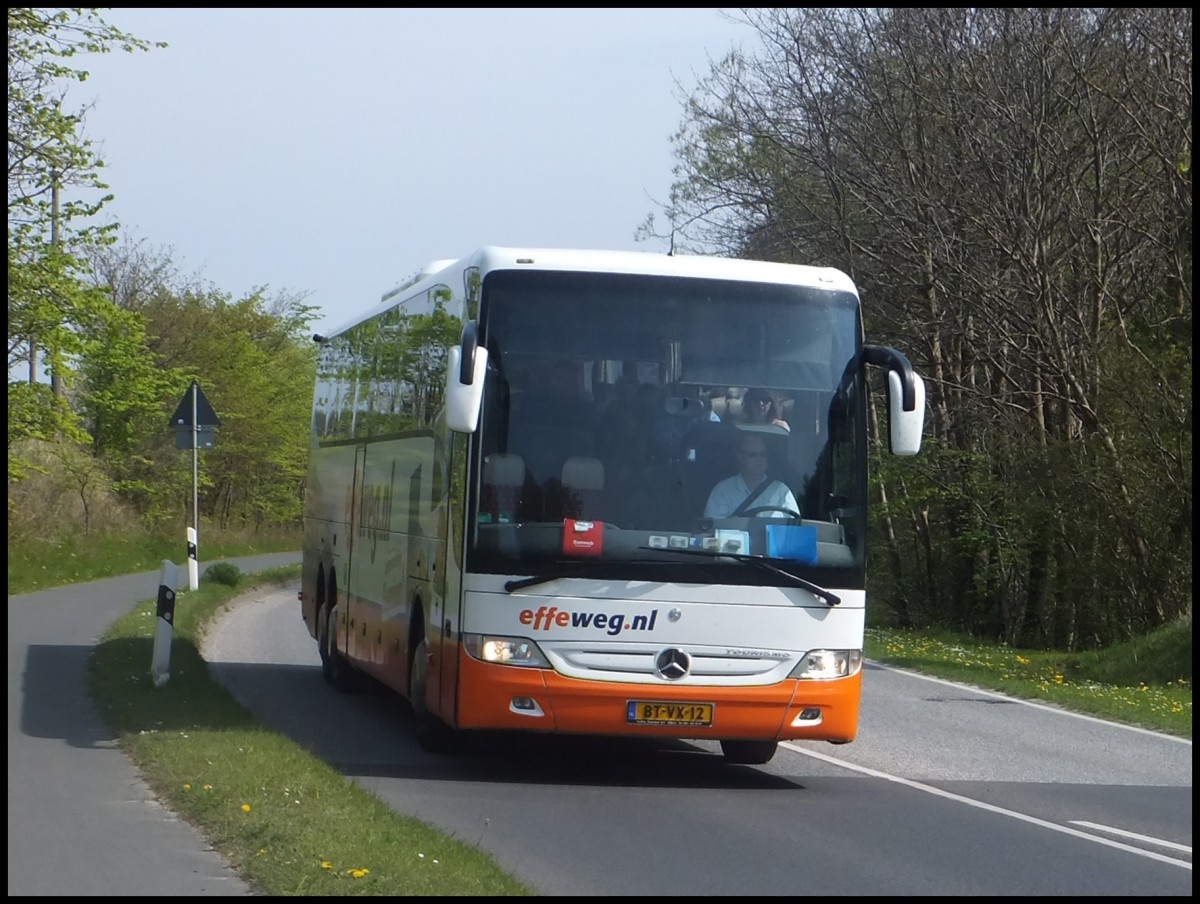 Mercedes Tourismo von effeweg.nl aus den Niederlanden in Sassnitz.