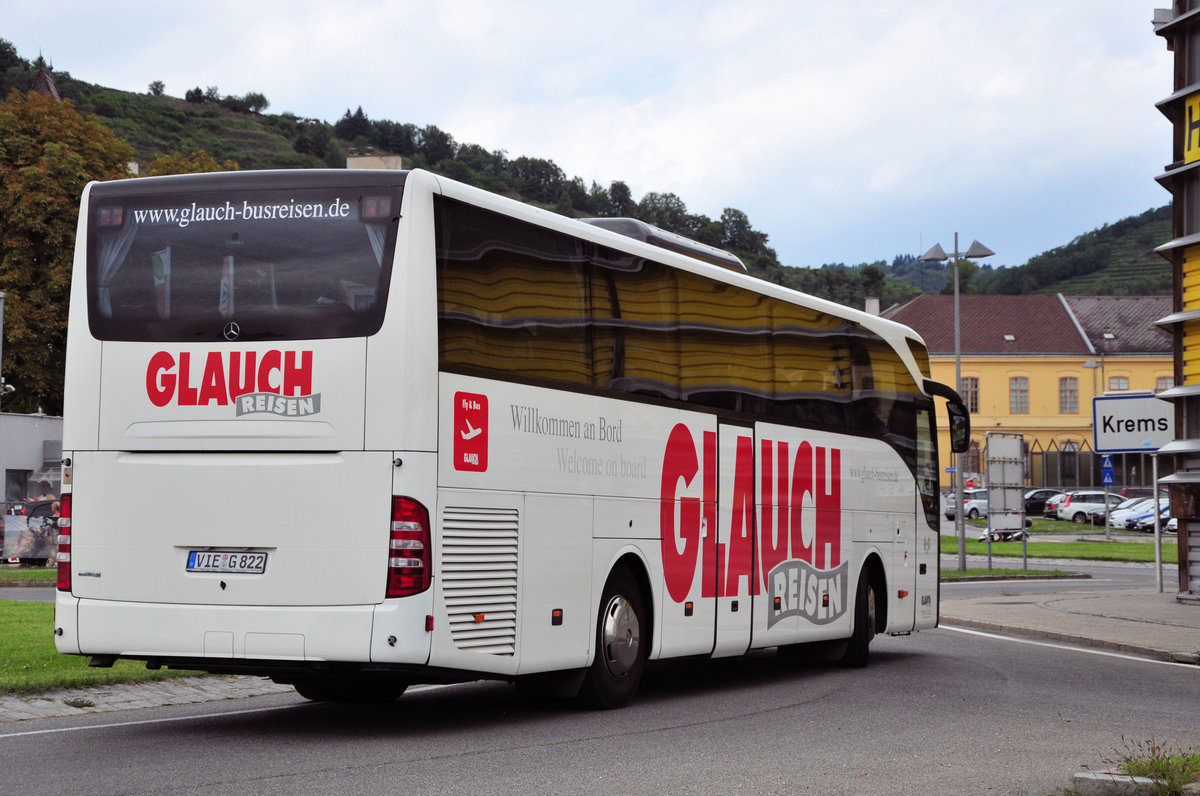 Mercedes Tourismo von Glauch Busreisen aus der BRD in Krems unterwegs.