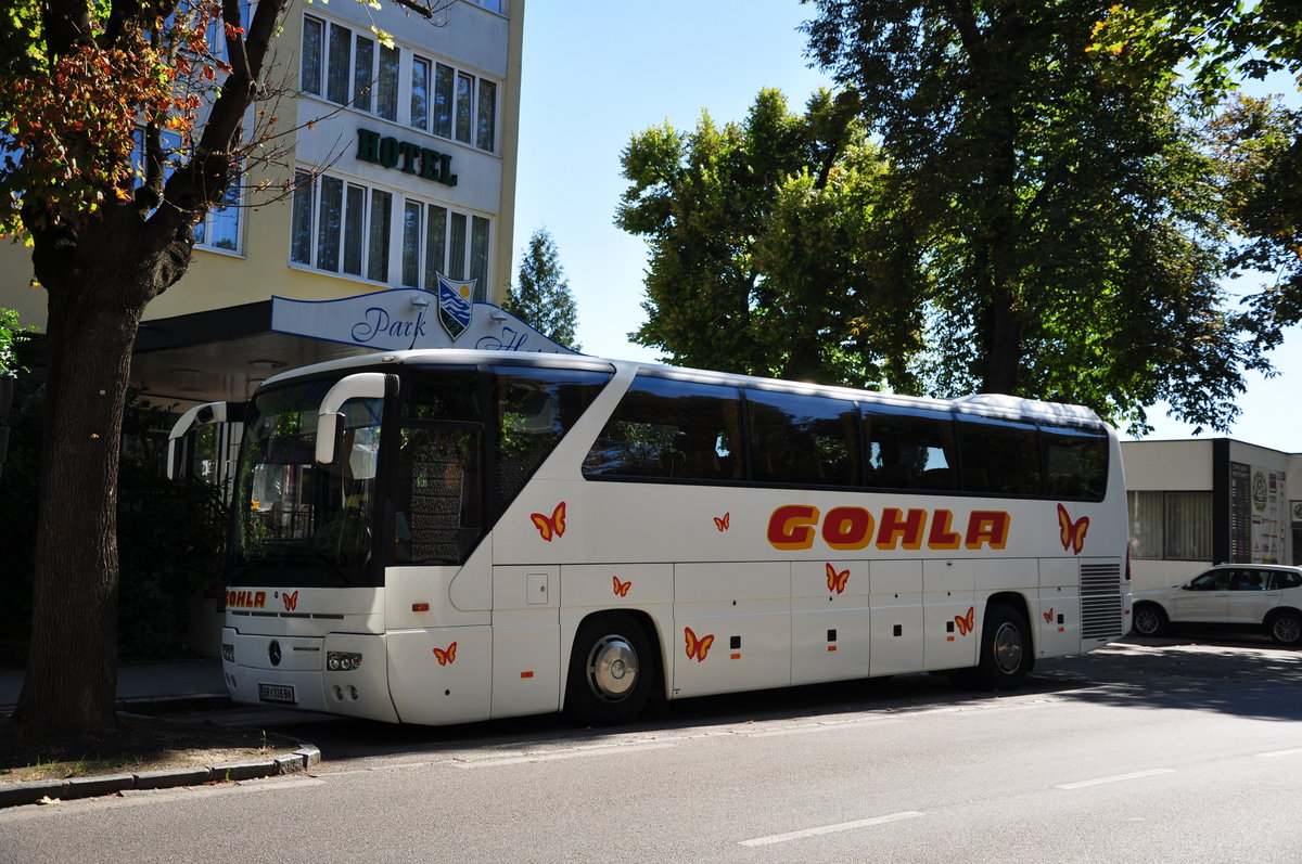 Mercedes Tourismo von GOHLA Reisen aus sterreich in Krems gesehen.