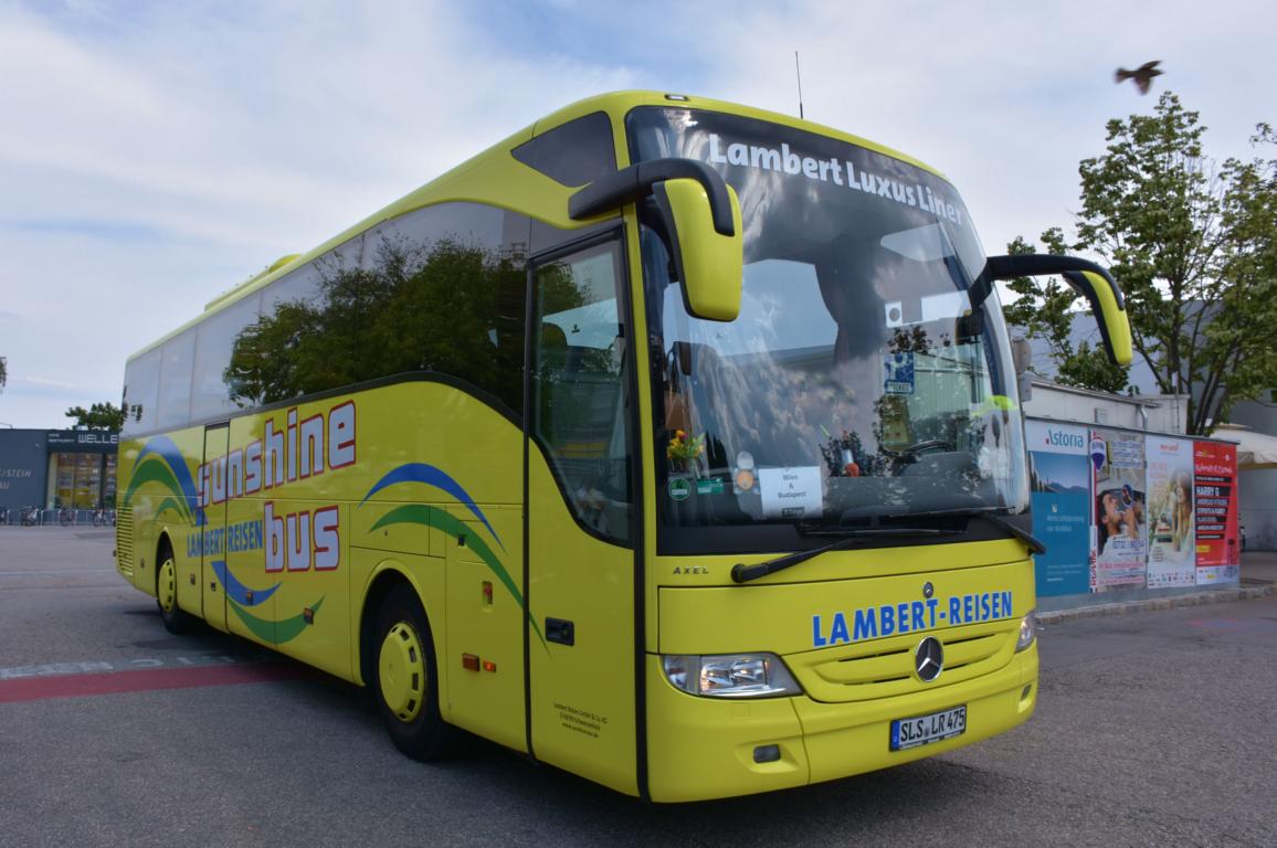 Mercedes Tourismo von Lambert Reisen aus der BRD 06/2017 in Krems.