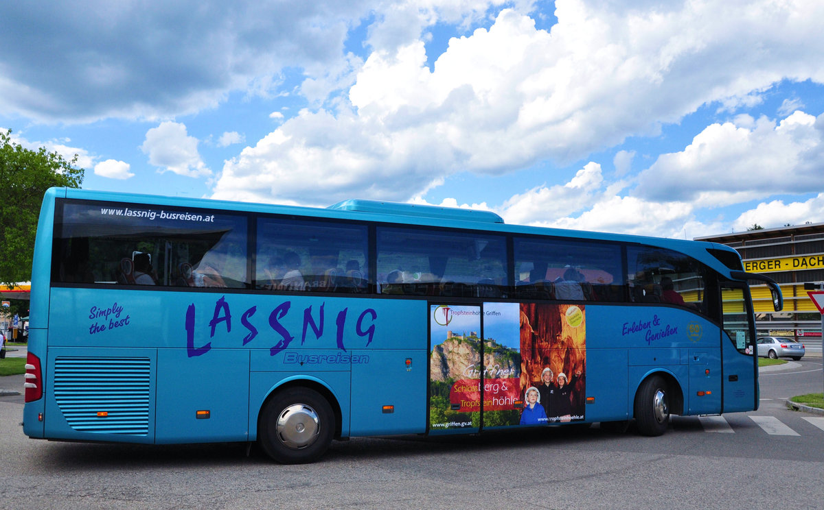 Mercedes Tourismo von Lassnig Reisen aus sterreich in Krems gesehen.