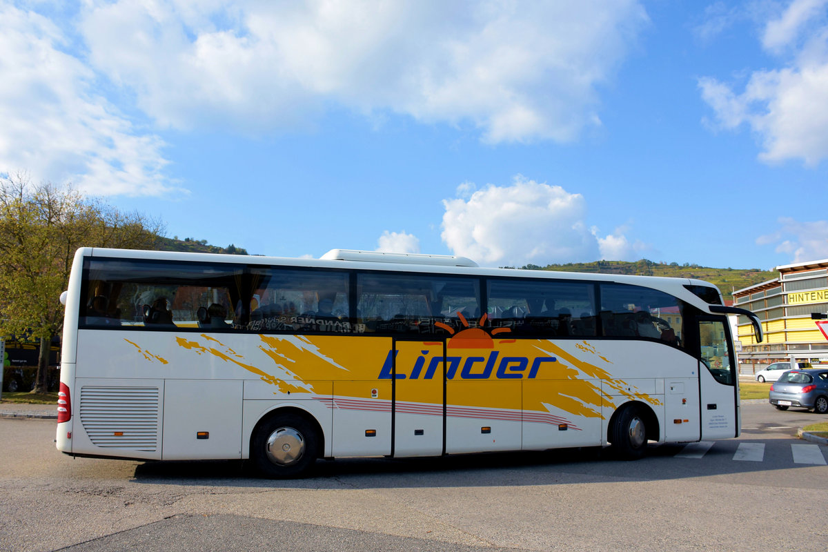 Mercedes Tourismo von LINDER Reisen aus der BRD in Krems.