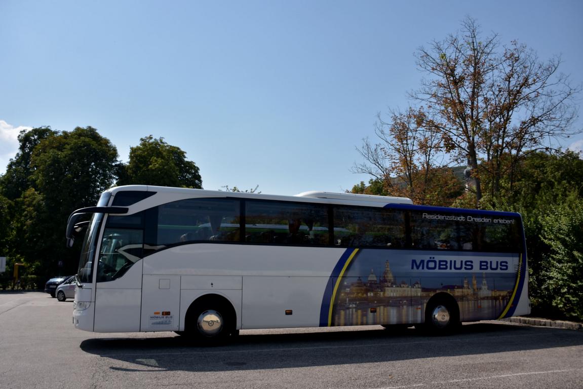 Mercedes Tourismo von Mbius Busreisen aus der BRD 2017 in Krems.