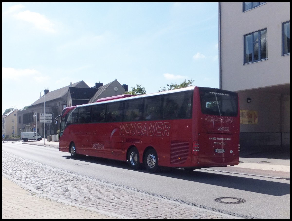 Mercedes Tourismo von Neubauer aus sterreich im Stadthafen Sassnitz.