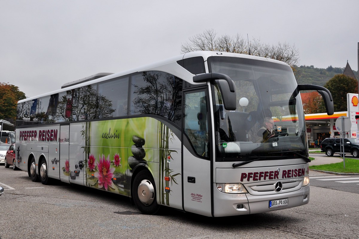 Mercedes Tourismo von Pfeffer Reisen aus der BRD im Oktober 2014 in Krems.