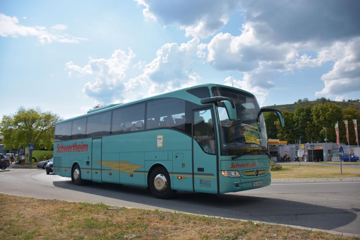 Mercedes Tourismo von Schwertheim Reisen aus der BRD 2017 in Krems.