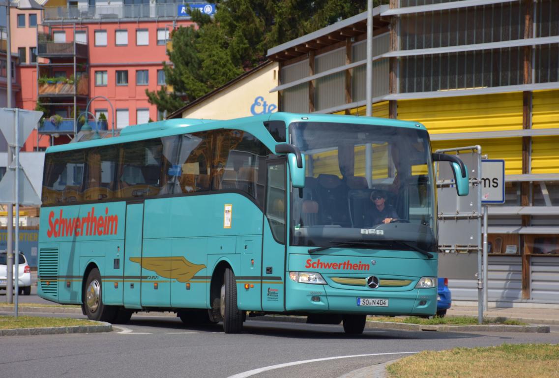 Mercedes Tourismo von Schwertheim Reisen aus der BRD 2017 in Krems.