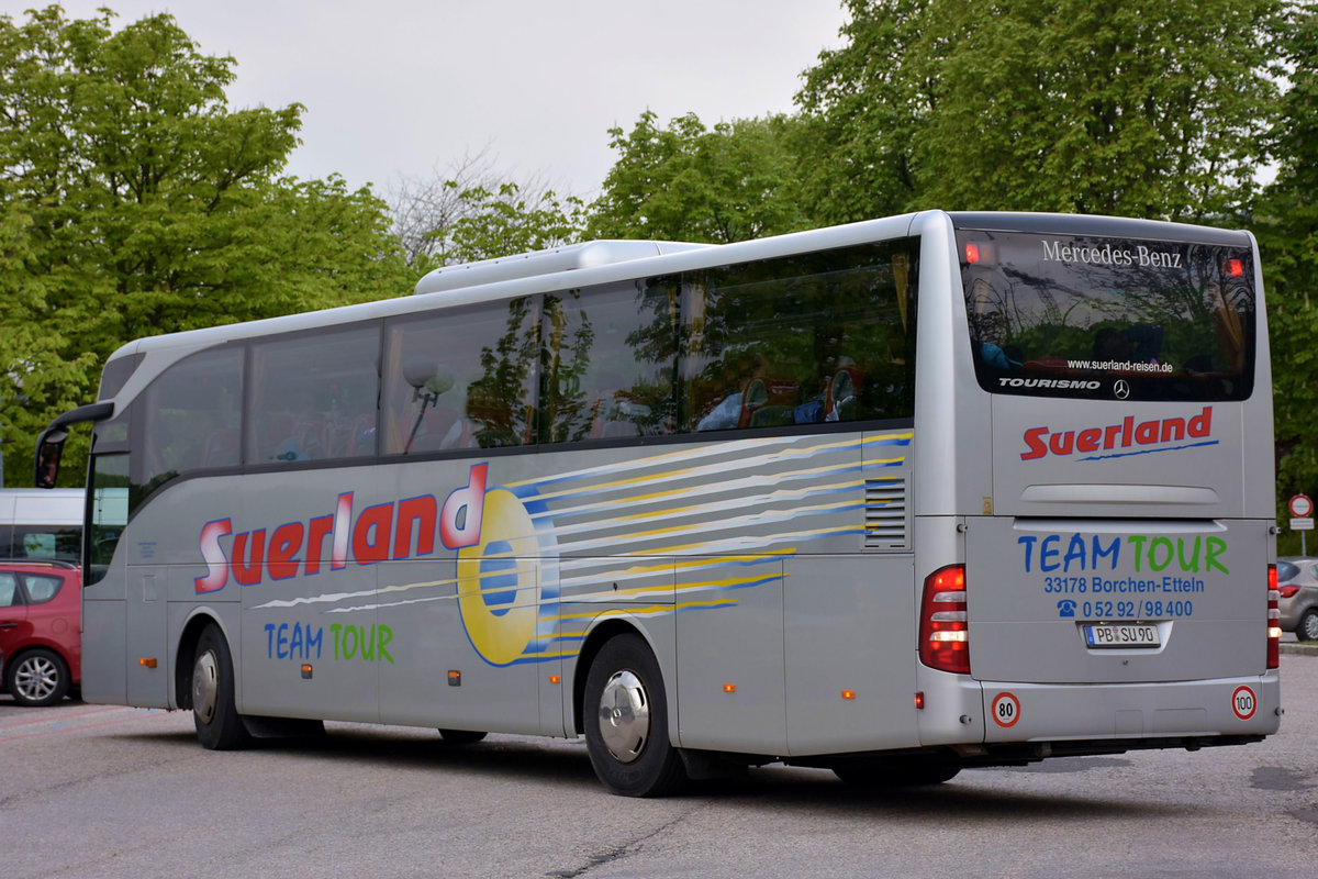 Mercedes Tourismo von Suerland Reisen aus der BRD in Krems.