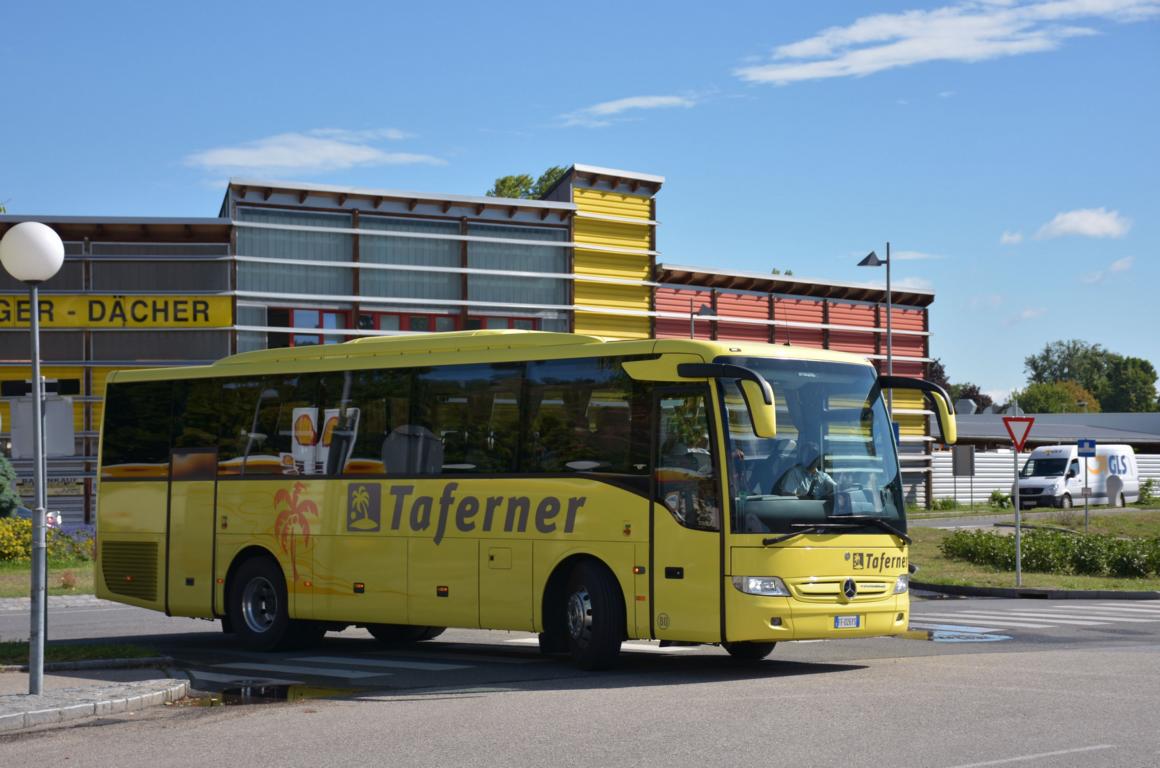 Mercedes Tourismo von Taferner Reisen aus Italien 2017 in Krems.