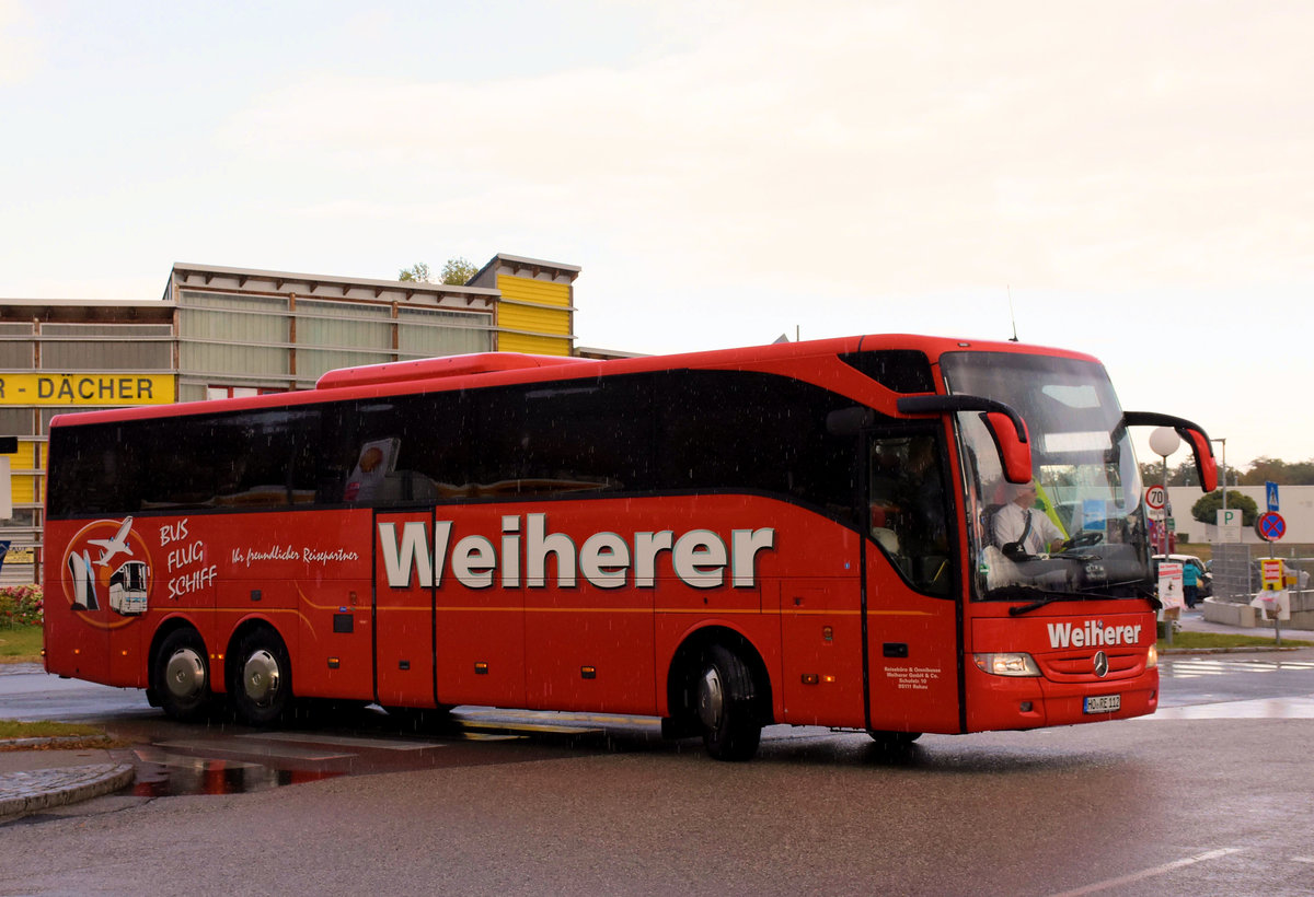 Mercedes Tourismo von Weiherer Reisen aus der BRD in Krems.