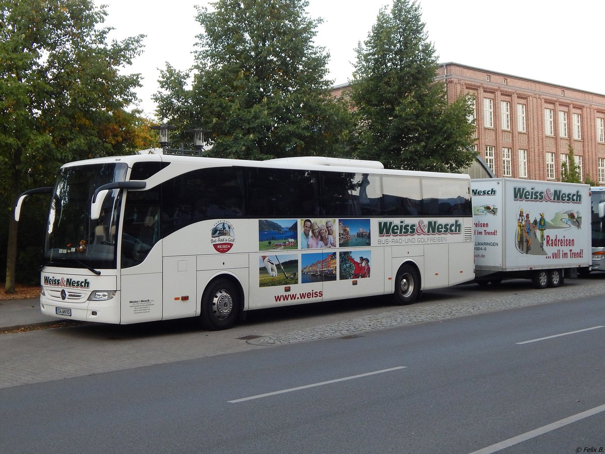 Mercedes Tourismo von Weiss & Nesch aus Deutschland mit Anhänger in Neubrandenburg.