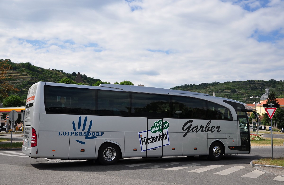 Mercedes Travego von Garber Reisen aus sterreich im Juni 2015 in Krems gesehen.