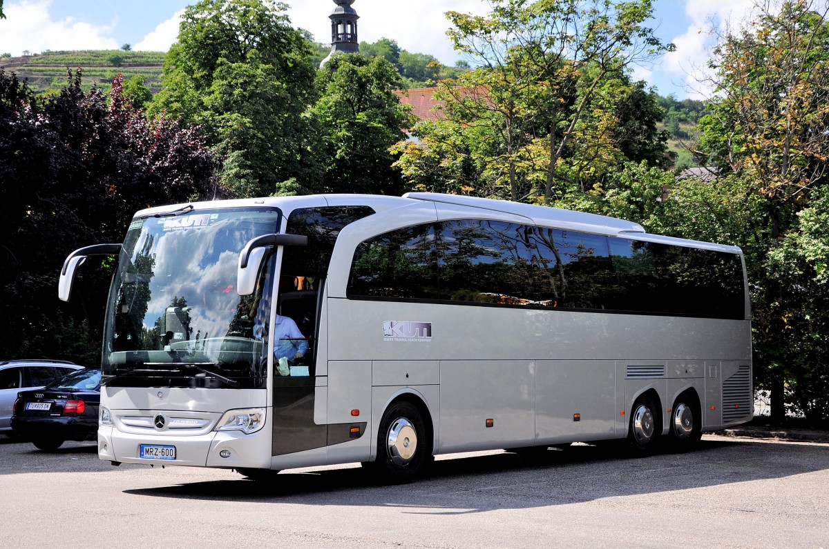 Mercedes Travego von Kuti Travel aus Ungarn im Juni 2015 in Krems.