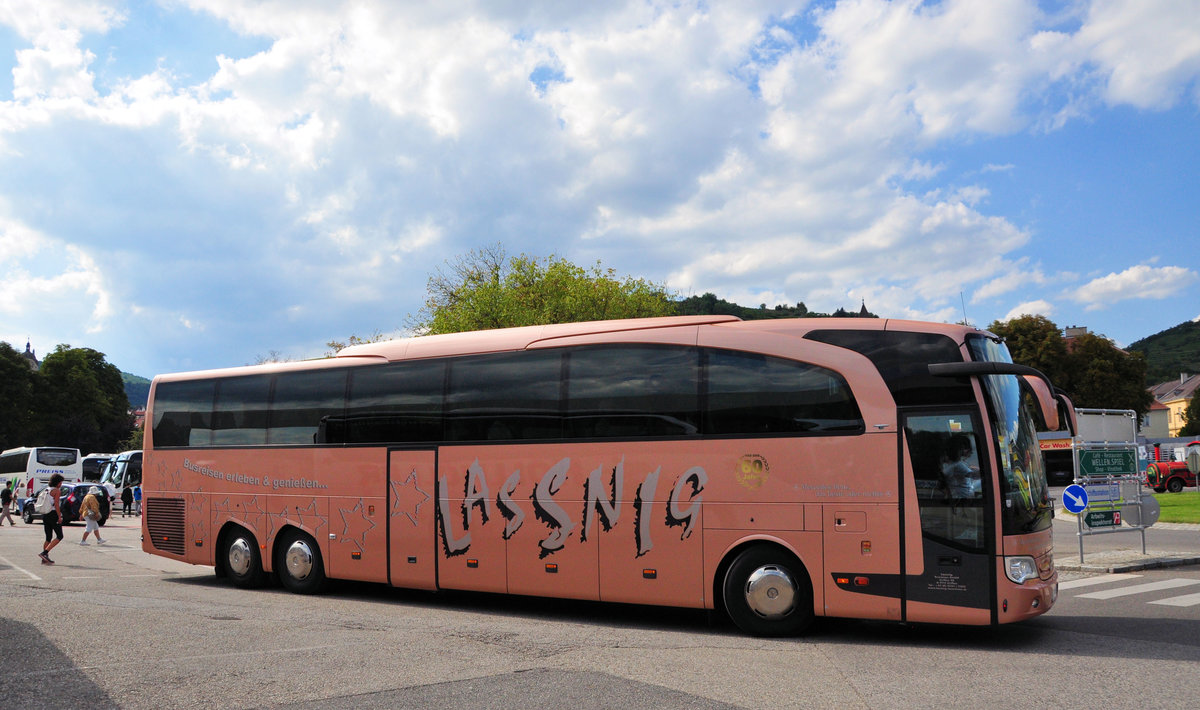 Mercedes Travego von Lassnig Reisen aus sterreich in Krems gesehen.