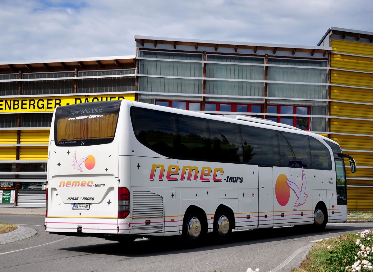 Mercedes Travego von der Nemec Touristik aus sterreich im Juni 2015 in Krems.