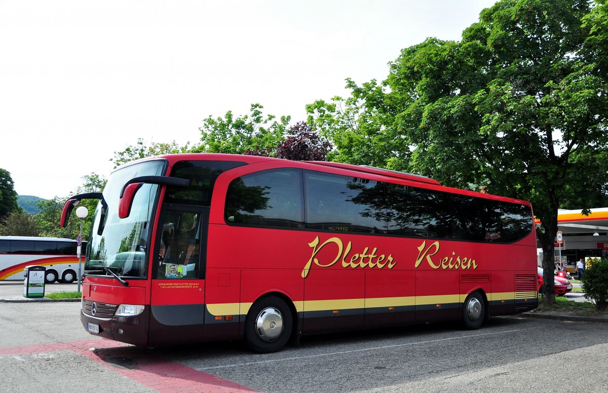 Mercedes Travego von Pletter Reisen aus sterreich im Mai 2015 in Krems.