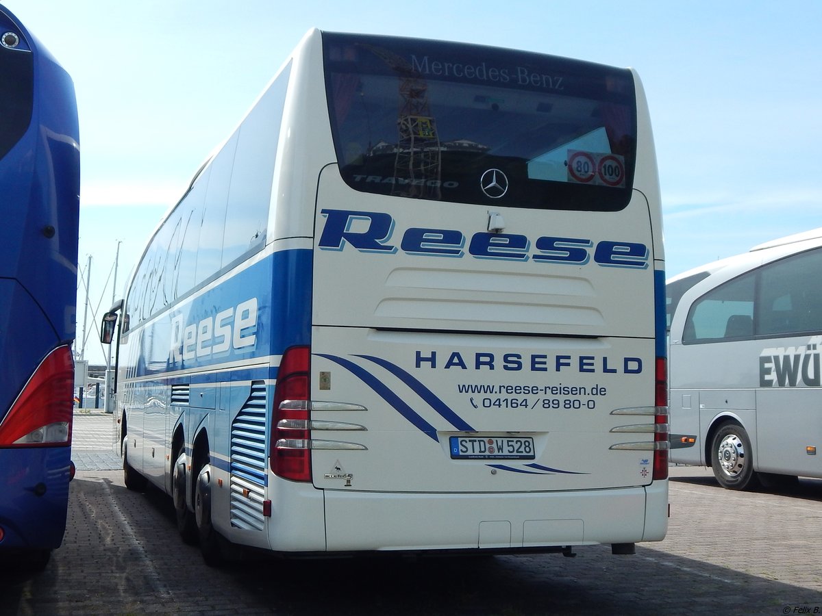 Mercedes Travego von Reese Reisen aus Deutschland im Stadthafen Sassnitz. 