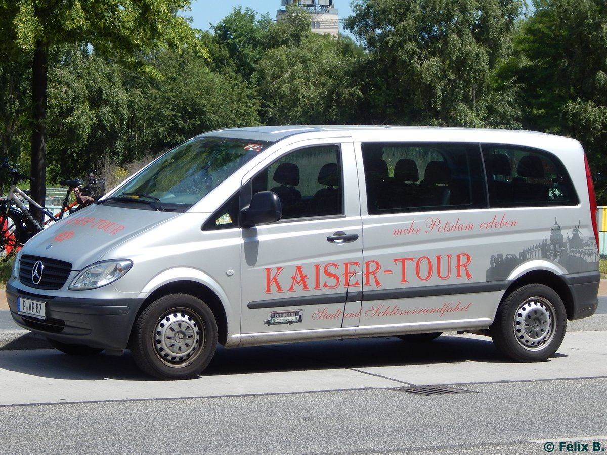 Mercedes Vito von Kaiser-Tour aus Deutschland in Potsdam. 