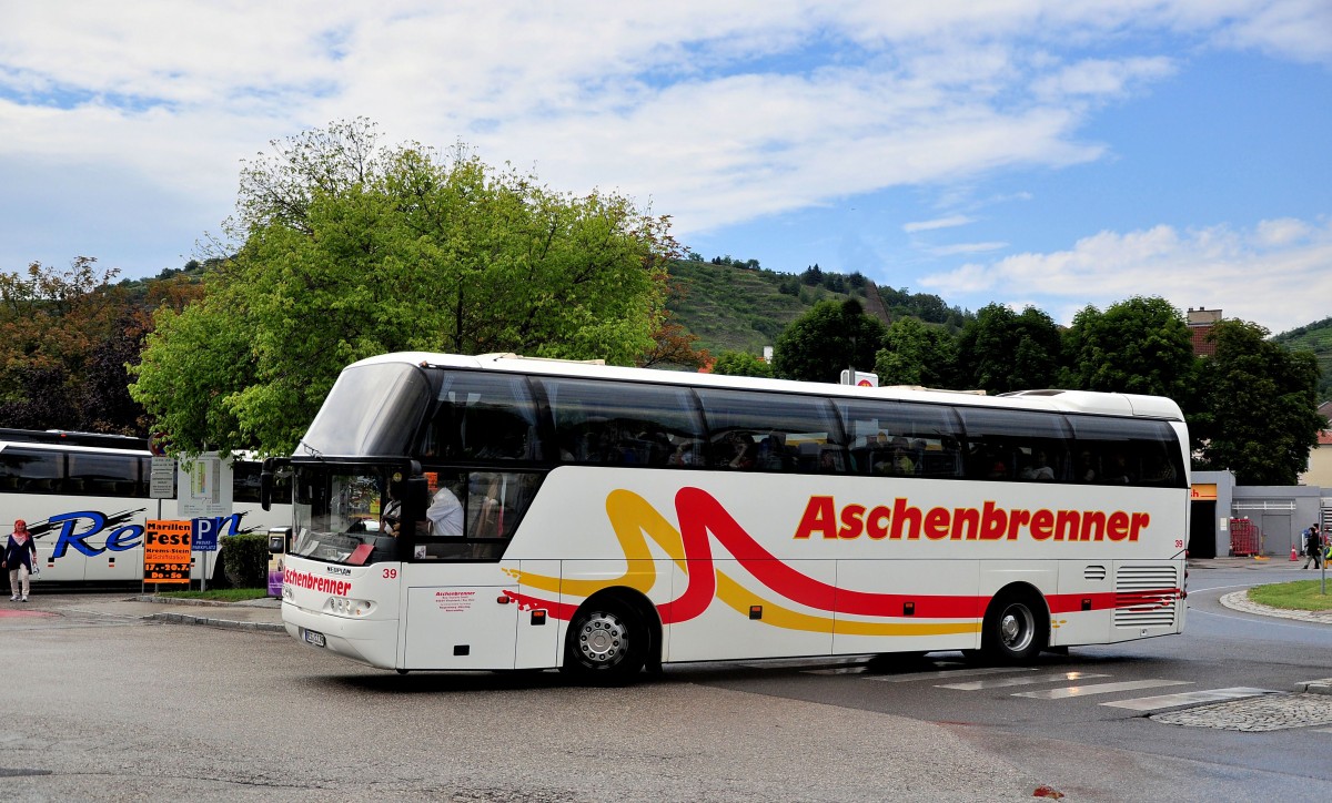 Neoplan Cityliner von Aschenbrenner Reisen aus sterreich am 12.Juli 2014 in Krems.
