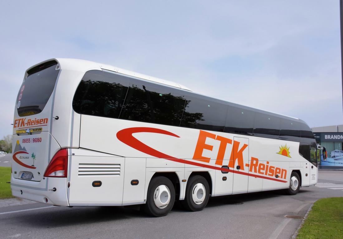 Neoplan Cityliner von ETK Reisen aus der BRD in Krems.