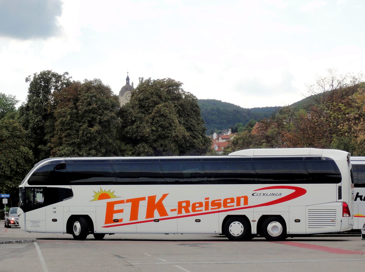 Neoplan Cityliner von ETK-Reisen aus der BRD in Krems gesehen.
