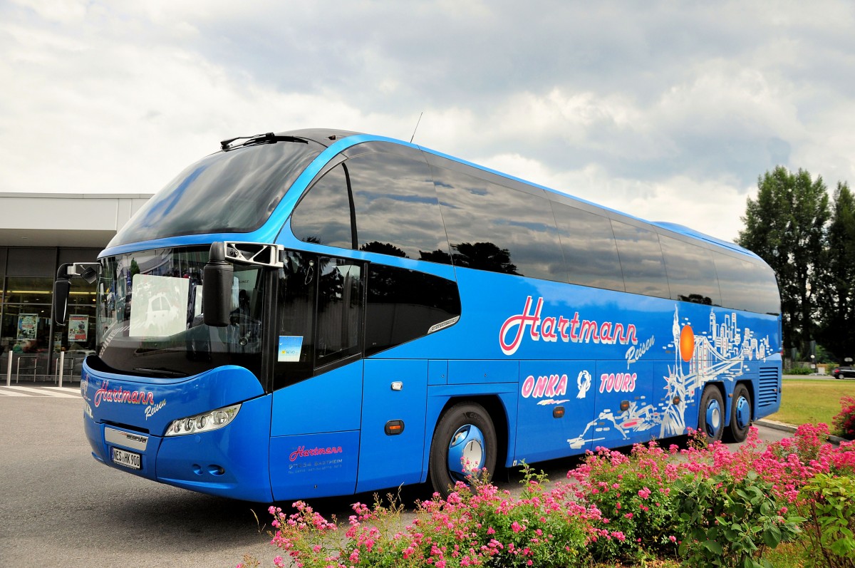 Neoplan Cityliner von Hartmann Reisen aus der BRD im Juni 2015 in Krems.