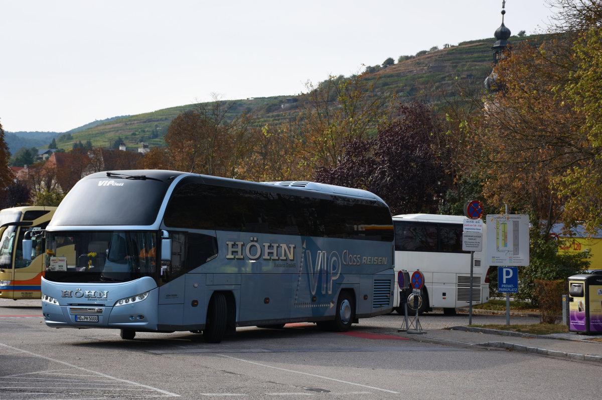 Neoplan Cityliner von HHN Reisen aus der BRD in Krems.