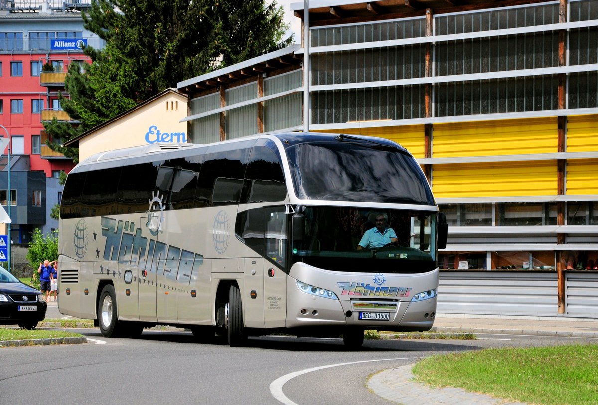 Neoplan Cityliner von Htzinger Reisen aus der BRD in Krems gesehen.