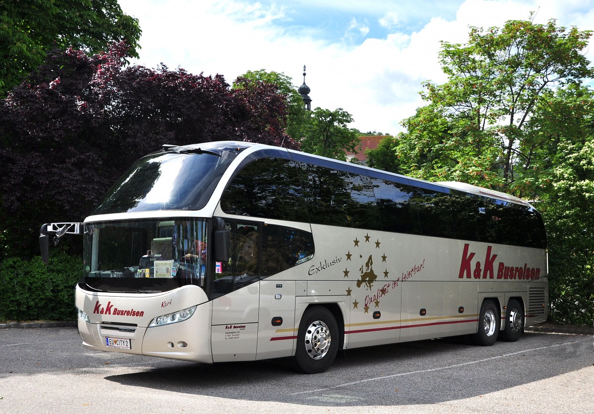 Neoplan Cityliner von K & K Busreisen aus sterreich am 26.5.2013 in Krems an der Donau.