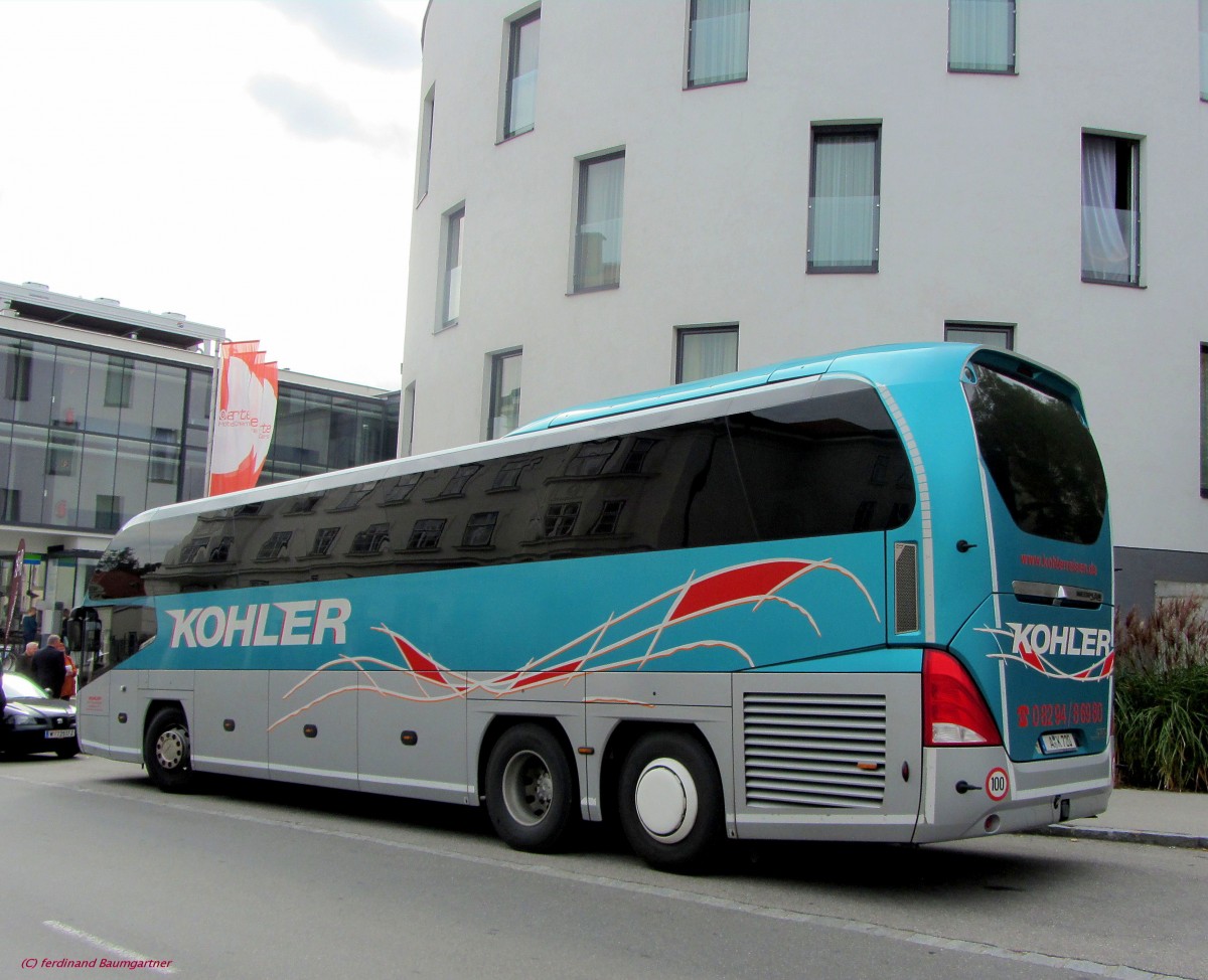 Neoplan Cityliner von Kohler aus der BRD im Herbst 2013 in Krems.