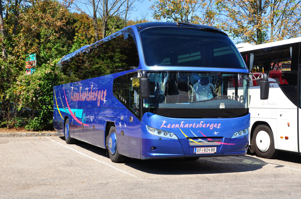 Neoplan Cityliner von Leonhartsberger Reisen aus sterreich in Krems gesehen.