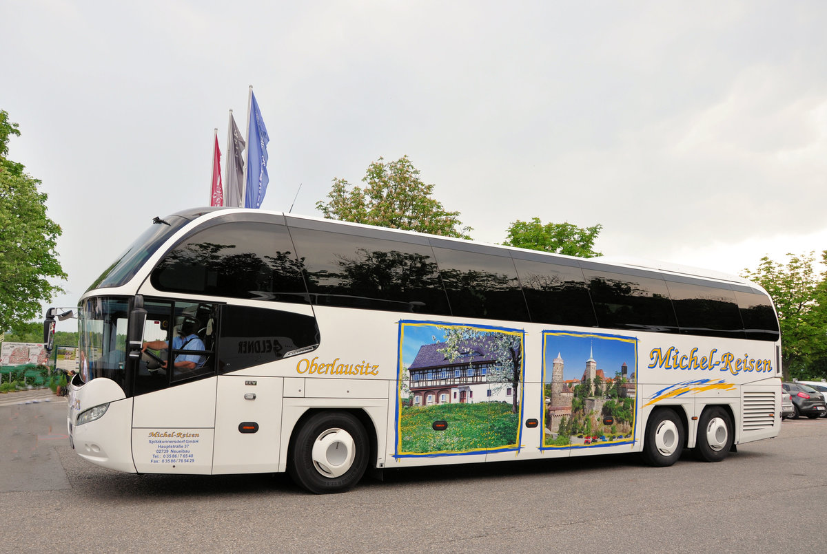 Neoplan Cityliner von Michel Reisen aus der BRD in Krems gesehen.