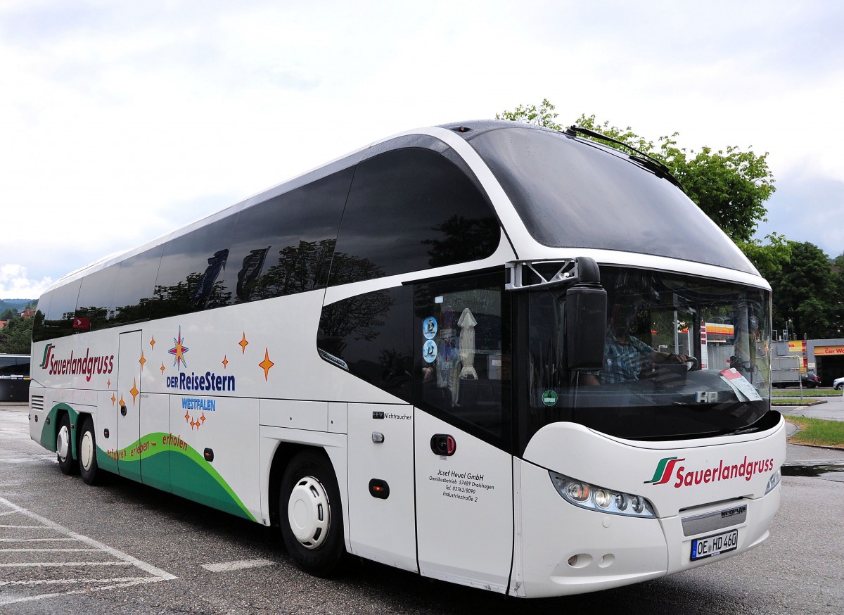 Neoplan Cityliner vom Omnibusbetrieb Josef Heuel aus der BRD im Juni 2015 in Krems.