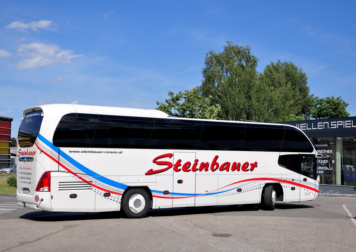 Neoplan Cityliner von Steinbauer Reisen aus Niedersterreich in Krems.