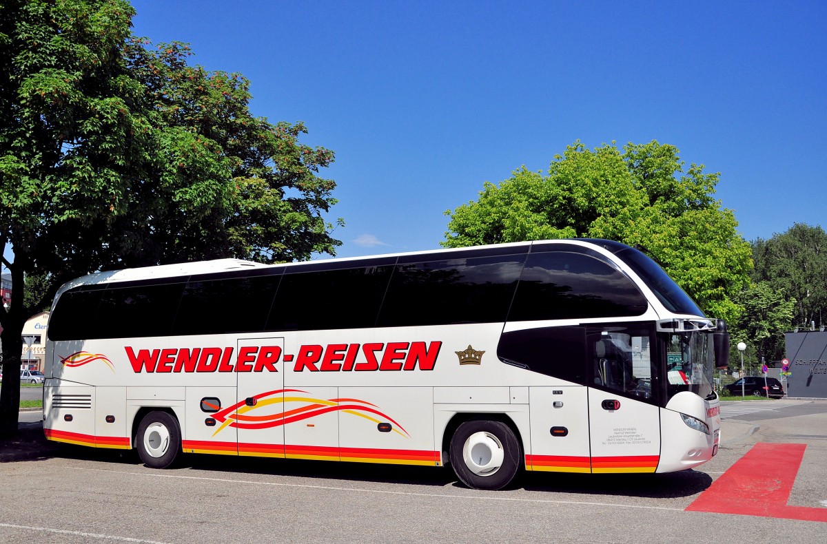 Neoplan Cityliner von WENDLER Reisen aus der BRD am 29.5.2013 in Krems gesehen.