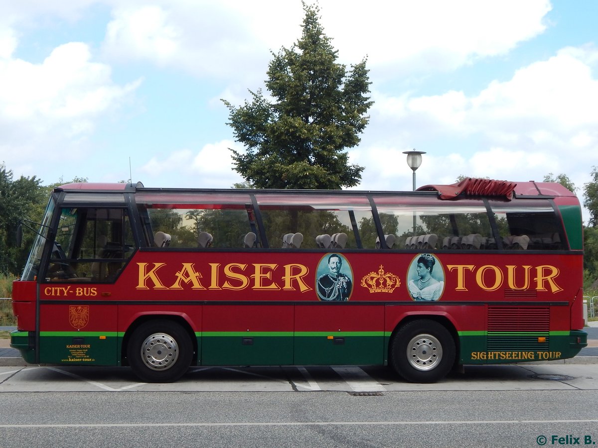 Neoplan Jetliner von Kaiser-Tour aus Deutschland in Potsdam.