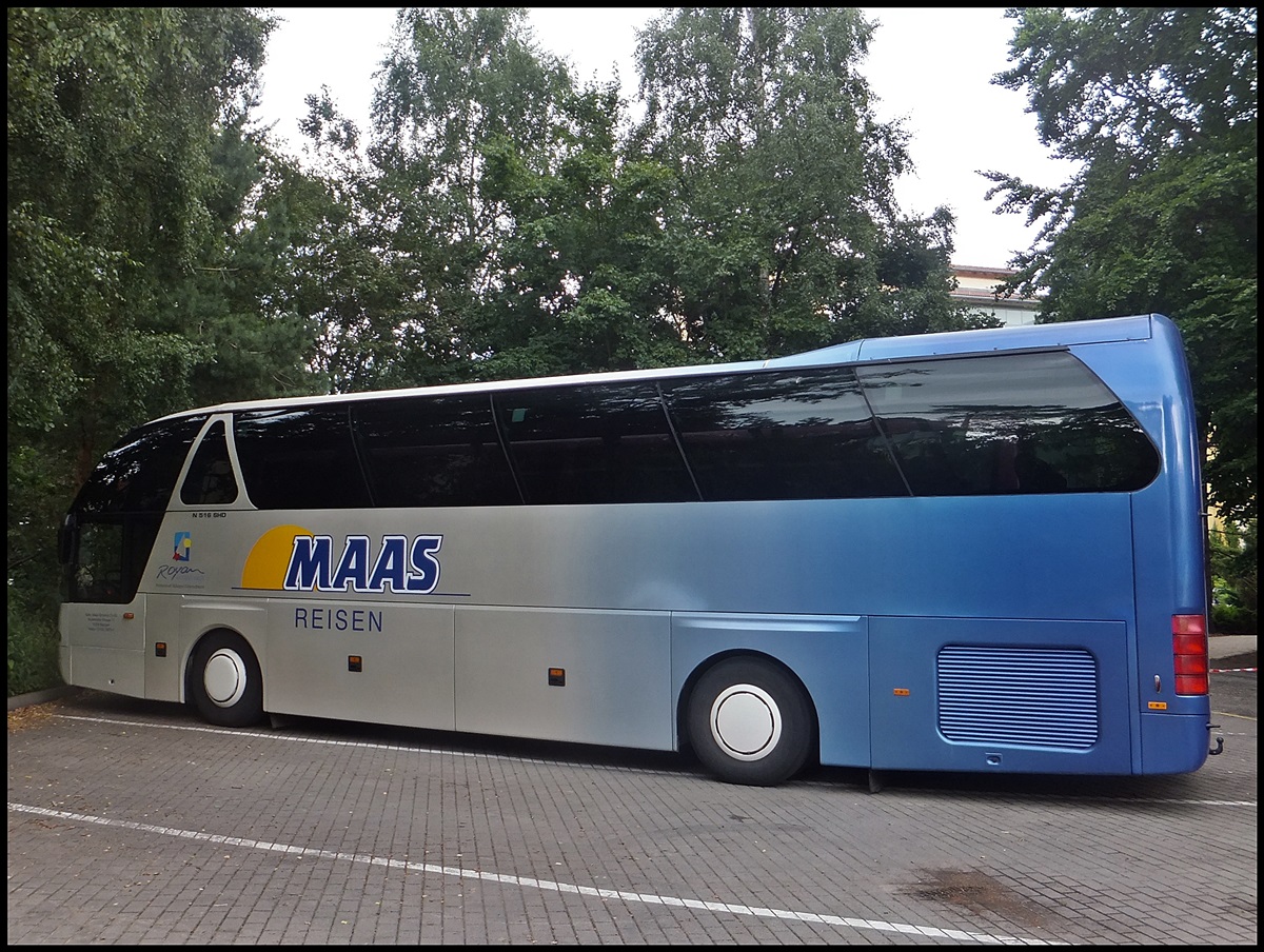 Neoplan Starliner von Maa Reisen aus Deutschland in Binz.