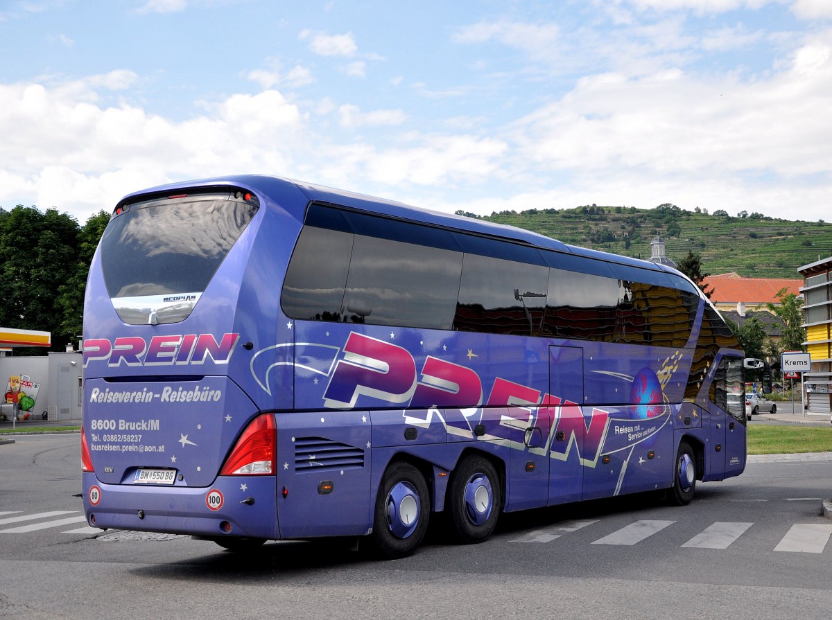 Neoplan Starliner von Prein Komfortreisen aus Bruck an der Mur in der Steiermark/sterreich im Juni 2015 in Krems.