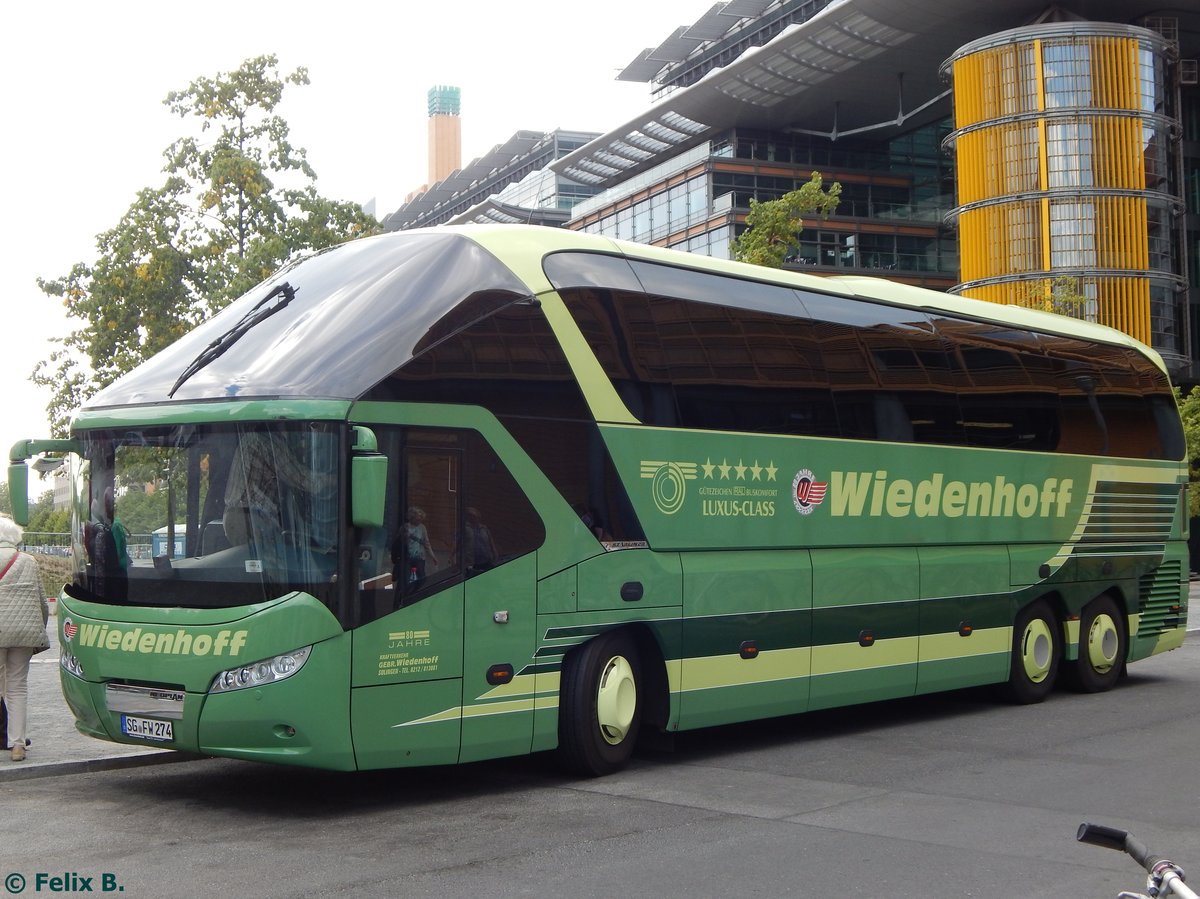 Neoplan Starliner von Wiedenhoff aus Deutschland in Berlin.
