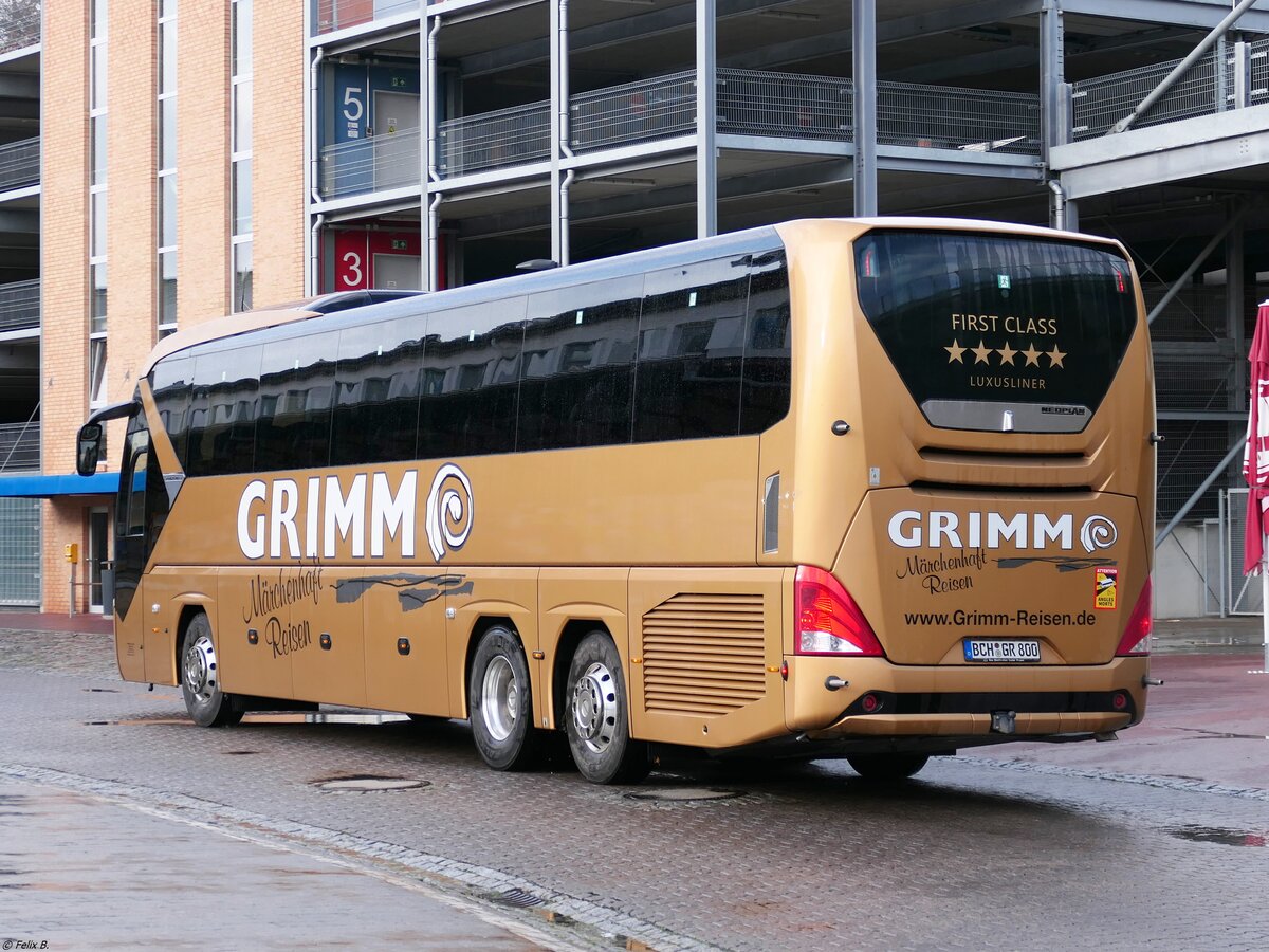 Neoplan Tourliner von Grimm Reisen aus Deutschland im Stadthafen Sassnitz.