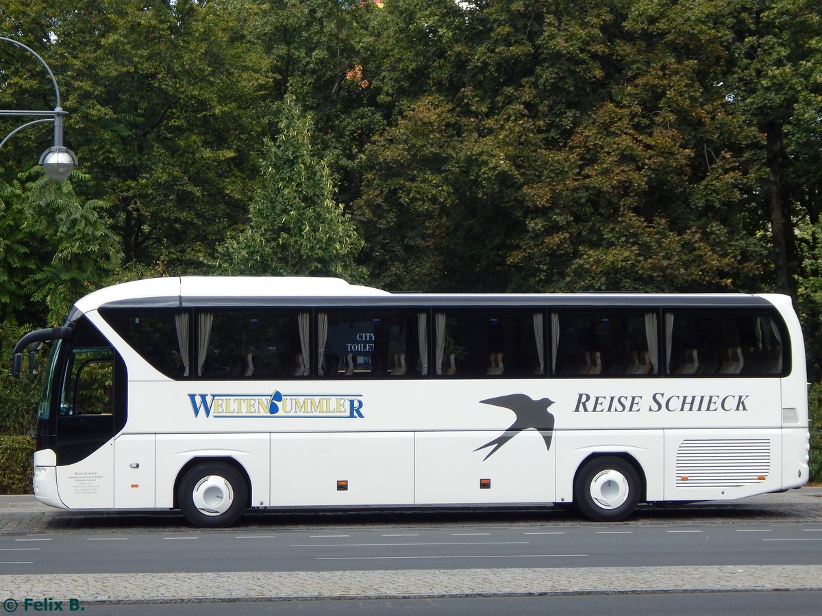 Neoplan Tourliner von Reise-Schieck aus Deutschland in Berlin.